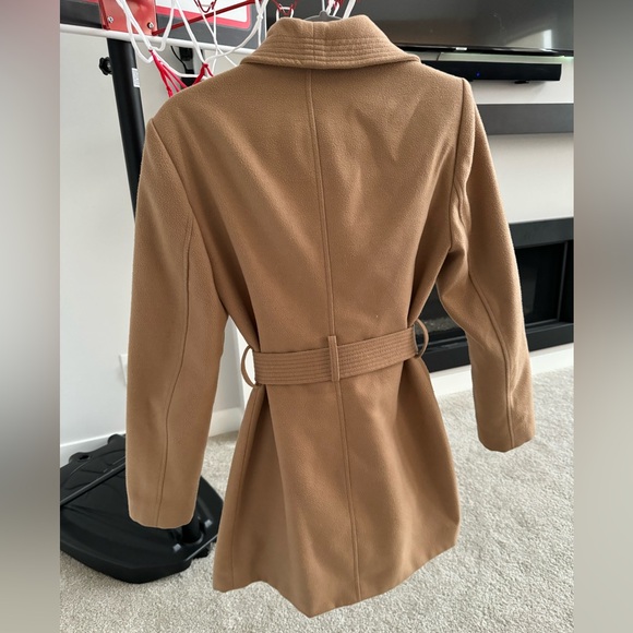 Women’s Camel Coat - Picture 3 of 4